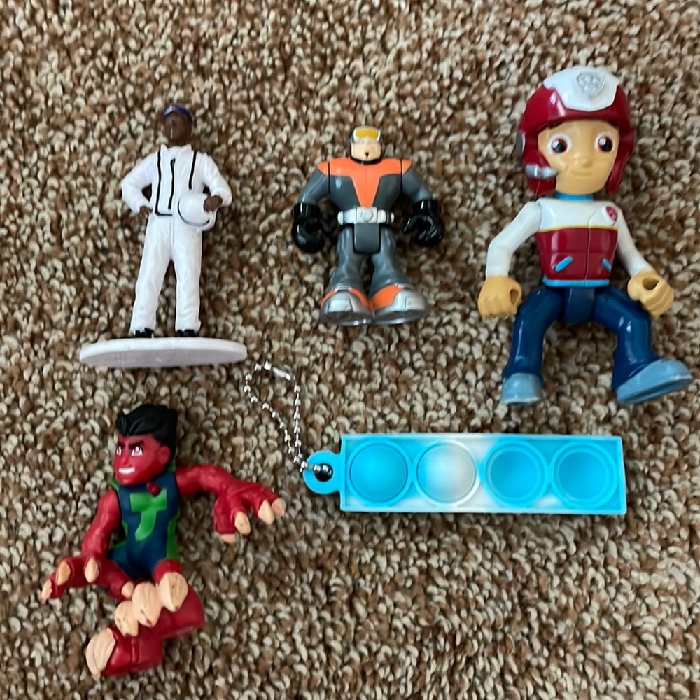 Bundle of 5 toys